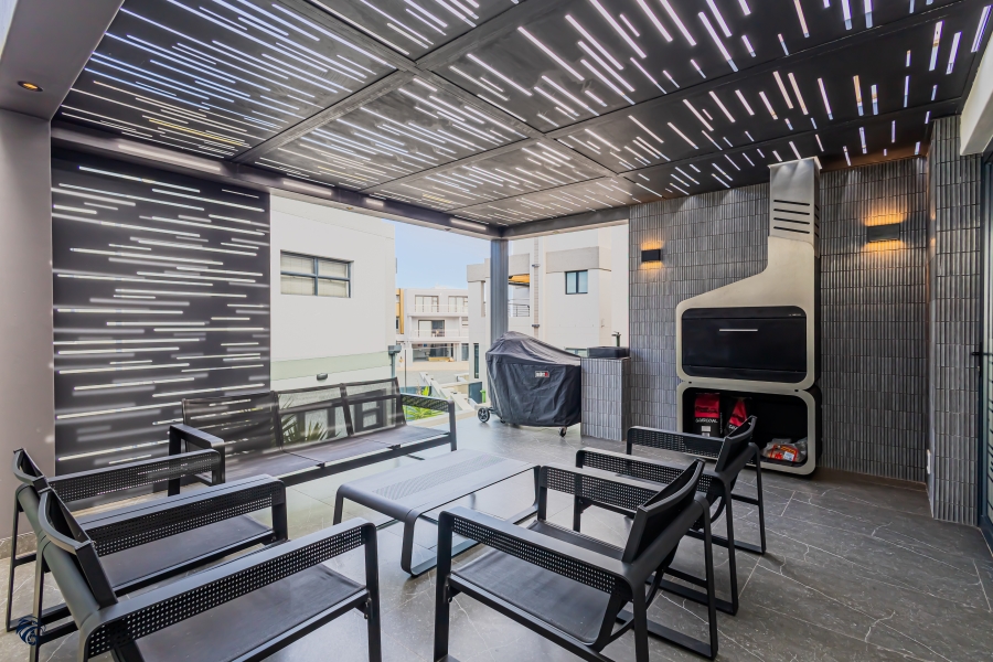 3 Bedroom Property for Sale in Calypso Beach Western Cape